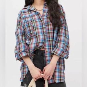 URBAN OUTFITTERS BRYCE OVERSIZE SHIRT SIZE XS